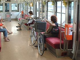 車内の自転車